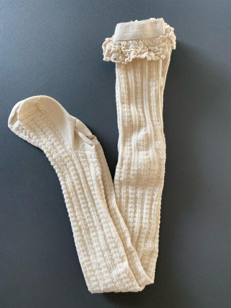 MD Denmark Vilnas zeķubikses Cream ar volāniņiem 120cm